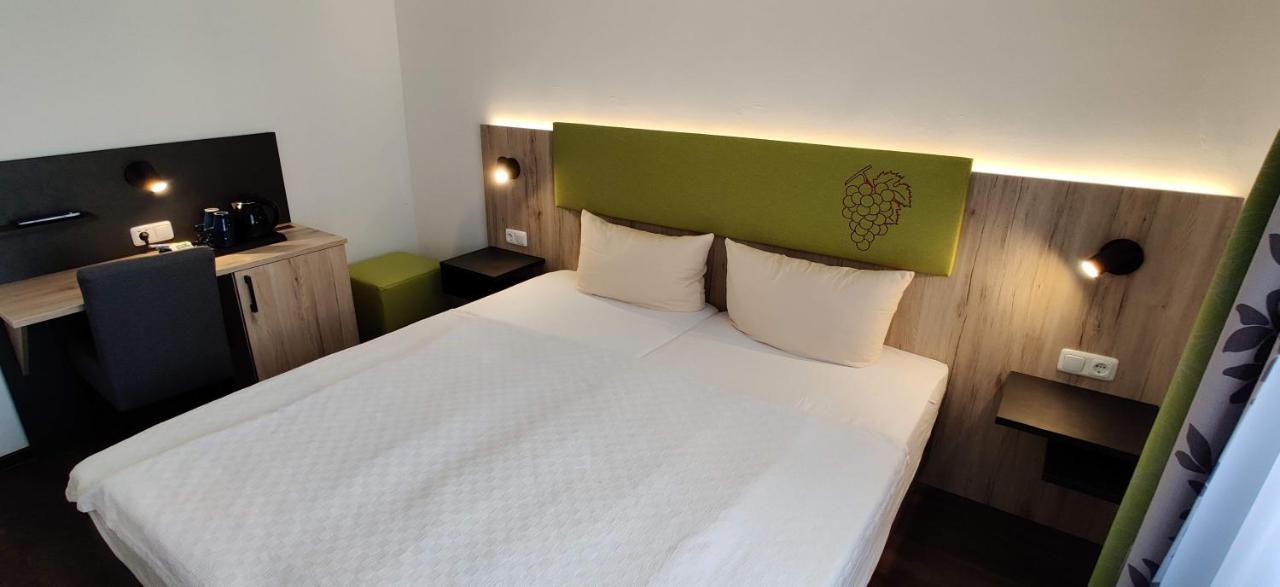 Hotel Goldene Traube Günzburg Dış mekan fotoğraf