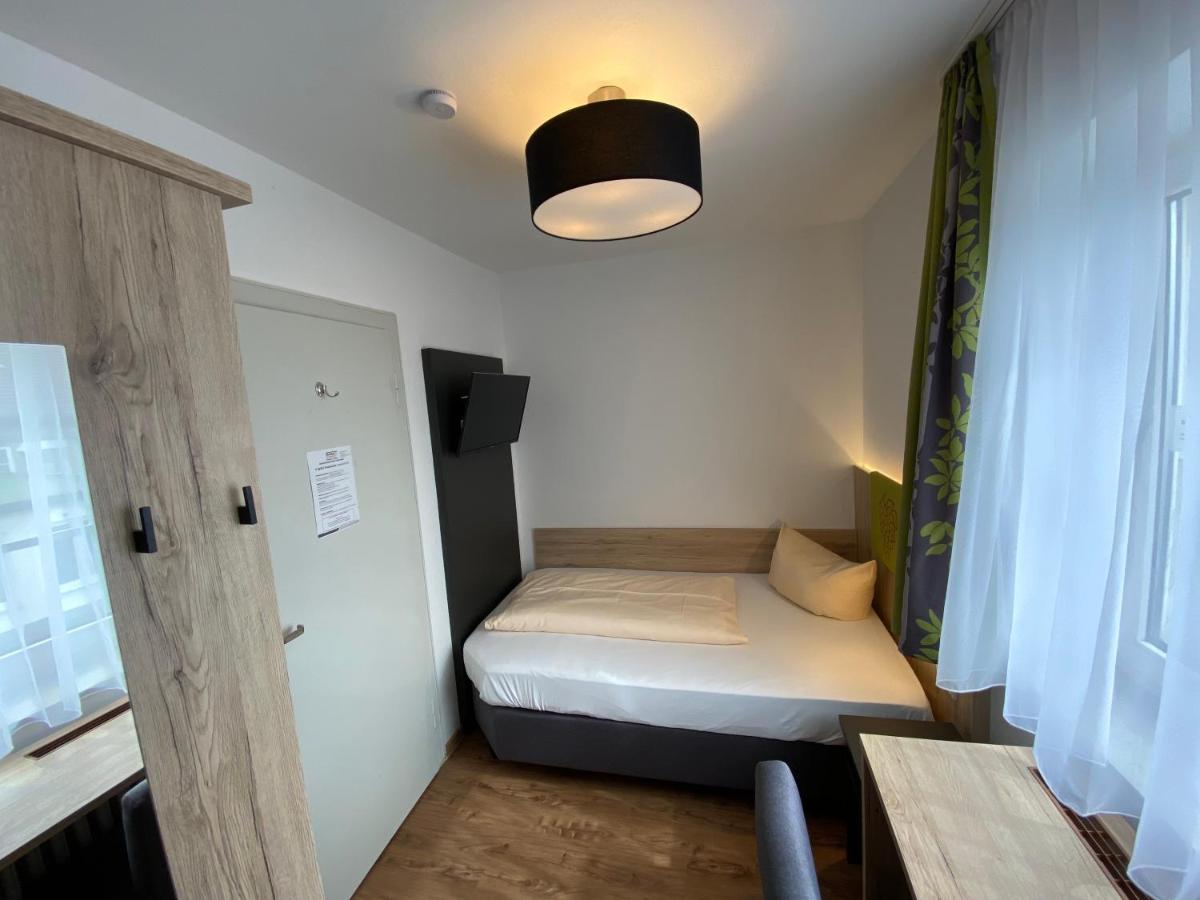 Hotel Goldene Traube Günzburg Dış mekan fotoğraf